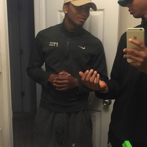 Meet your Posher, Zikheam